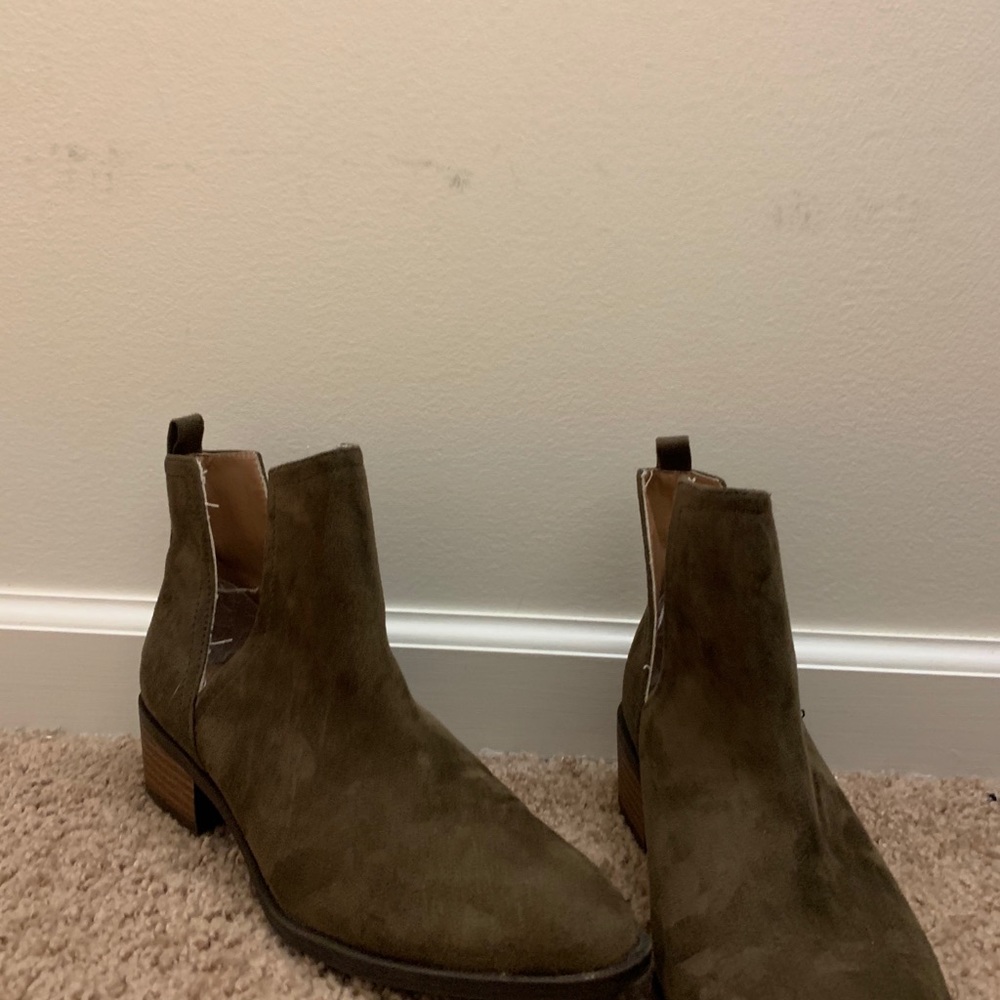 Suede Cutot Booties - Picture 4 of 4